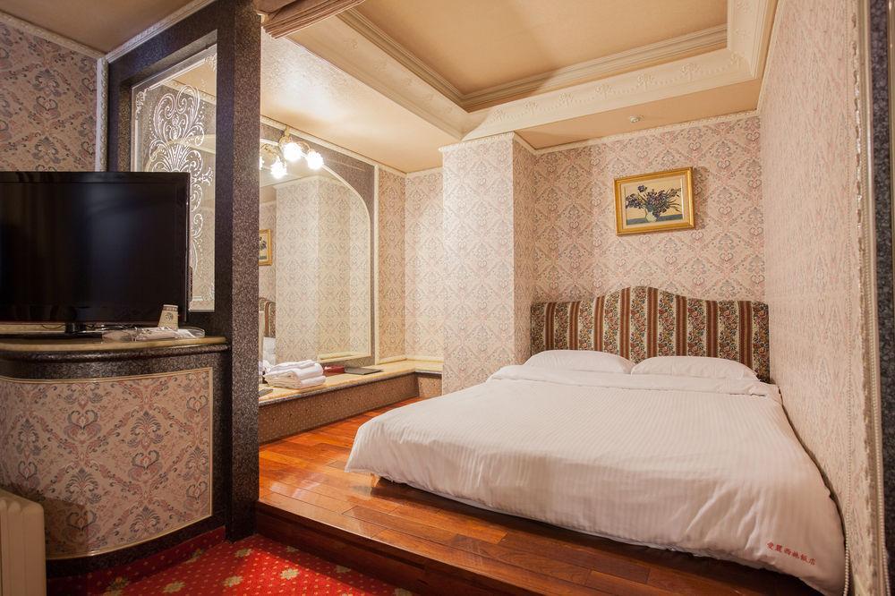 Mila Hotel Тайчжун Екстер'єр фото