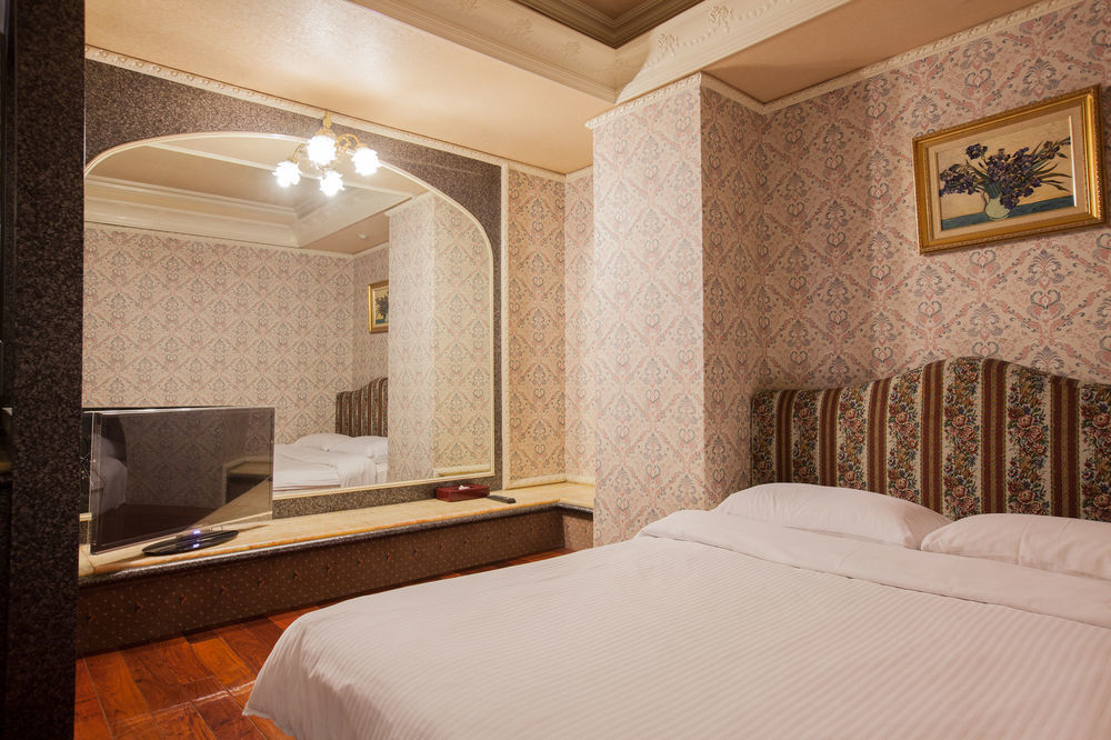 Mila Hotel Тайчжун Екстер'єр фото