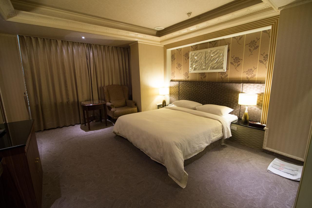 Mila Hotel Тайчжун Екстер'єр фото