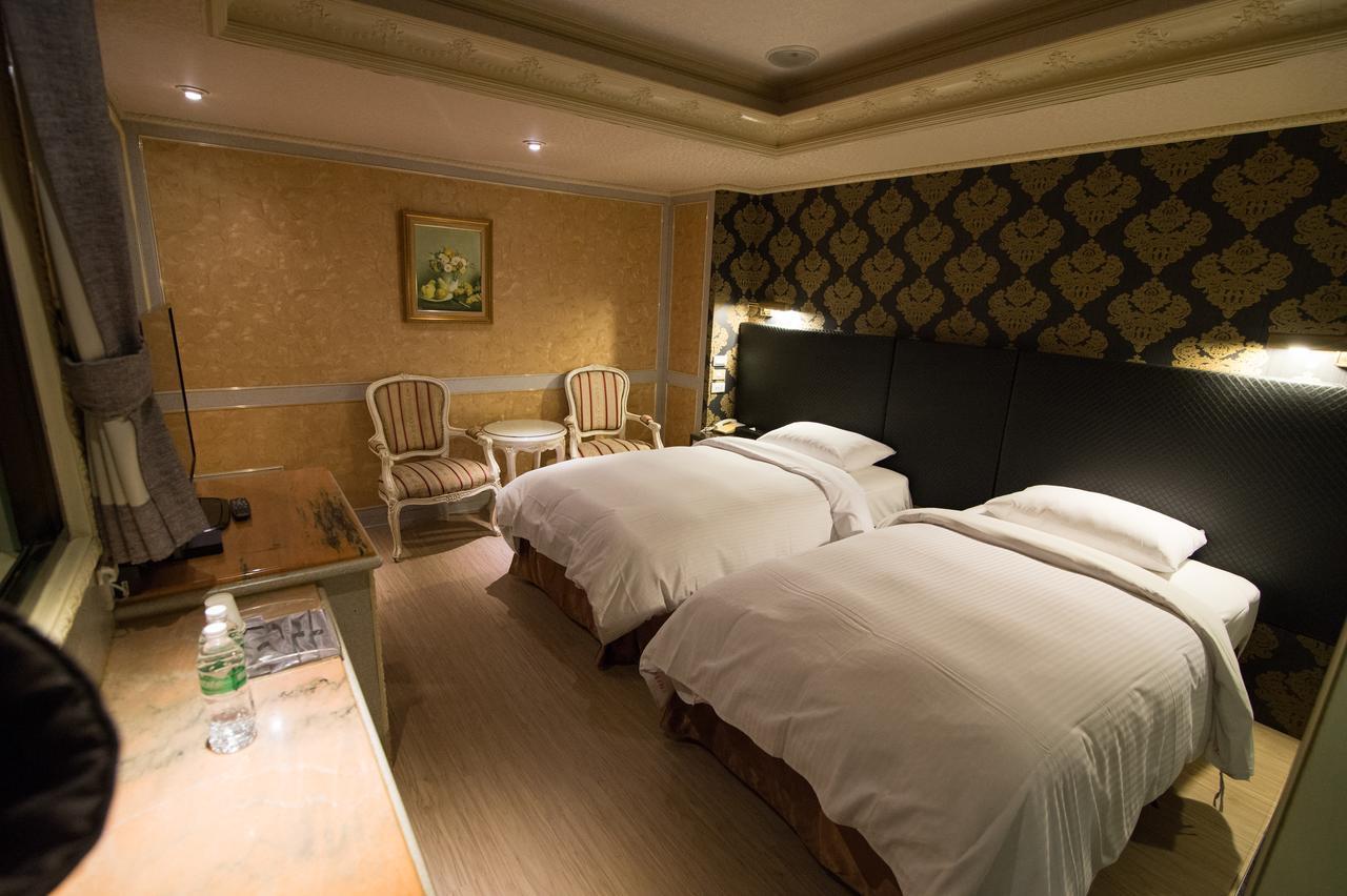 Mila Hotel Тайчжун Екстер'єр фото