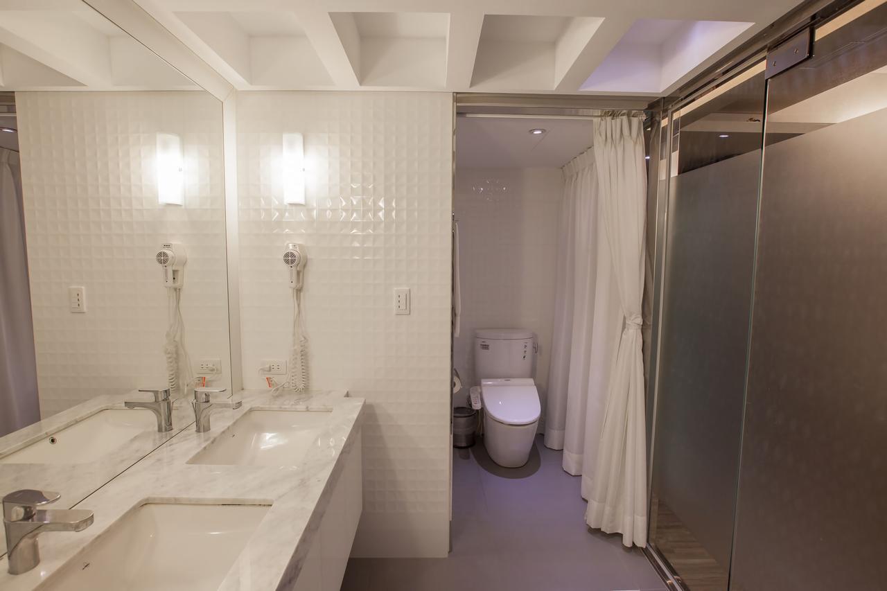 Mila Hotel Тайчжун Екстер'єр фото
