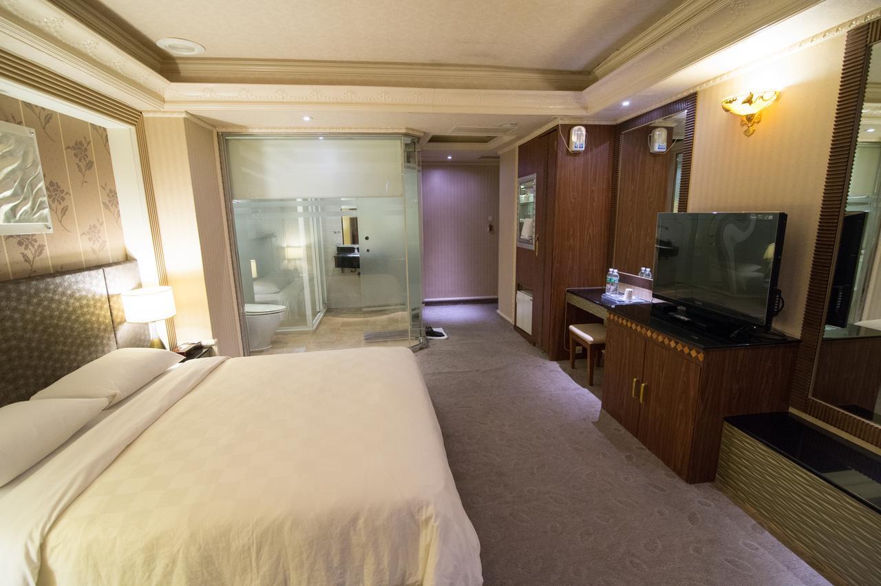 Mila Hotel Тайчжун Екстер'єр фото